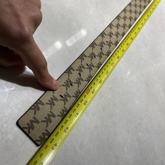 New MK Michael Kors reversible belt. large ⭐️⭐️⭐️⭐️ - Picture 11 of 17